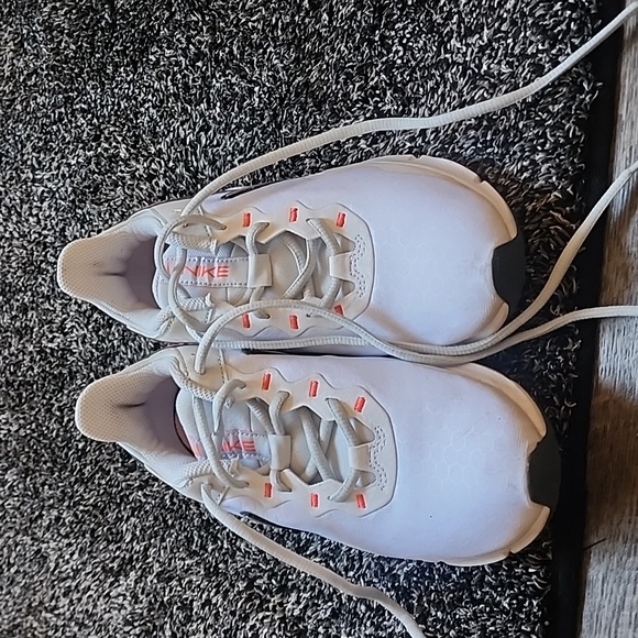 Legend Essential 2 - Picture 3 of 8